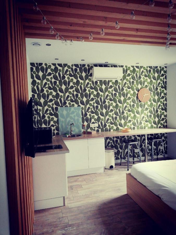 Suite 24 Appart'Hotel-3 Etoiles Льо Крезо Екстериор снимка